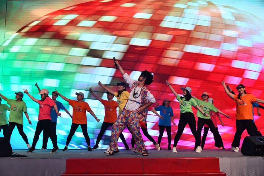 Staff from different group companies were invited to perform at the dinner.